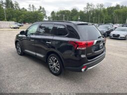 
										2016 Mitsubishi Outlander full									