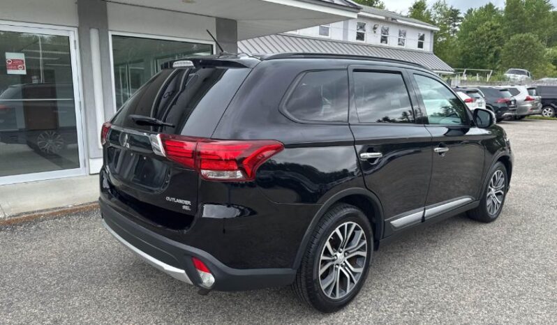 
								2016 Mitsubishi Outlander full									