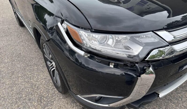 
								2016 Mitsubishi Outlander full									