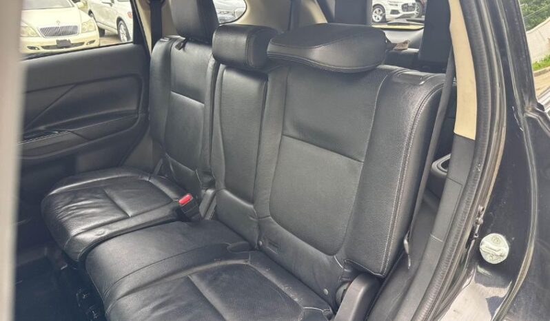 
								2016 Mitsubishi Outlander full									