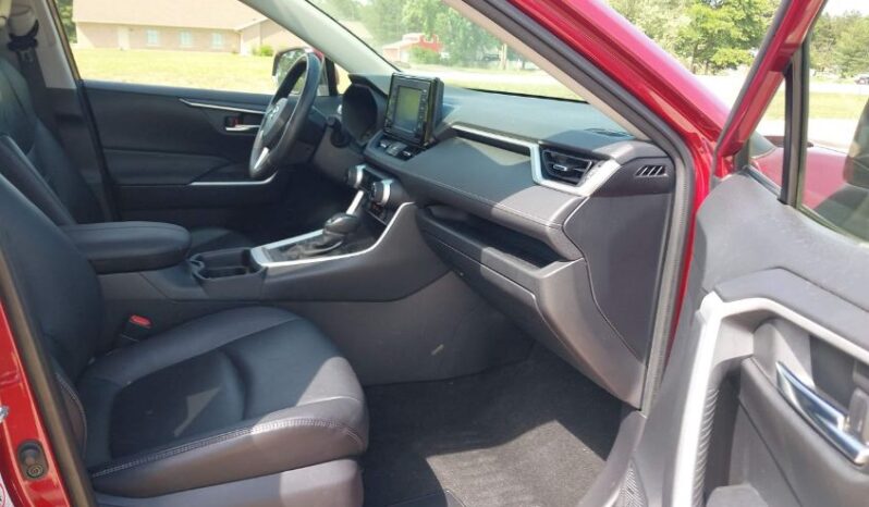 
								2019 Toyota Rav4 full									