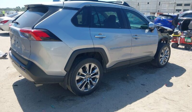 
								2022 Toyota Rav4 full									