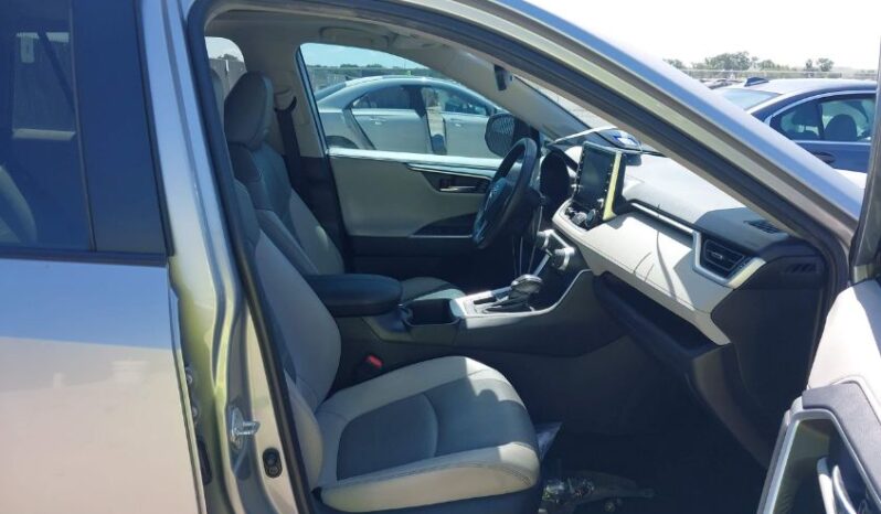 
								2022 Toyota Rav4 full									