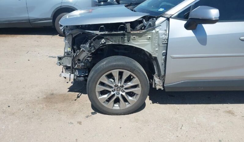 
								2022 Toyota Rav4 full									