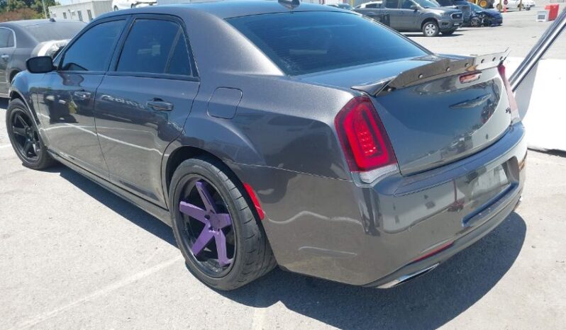 
								2019 Chrysler 300 full									