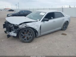 
										2023 Chrysler 300 full									
