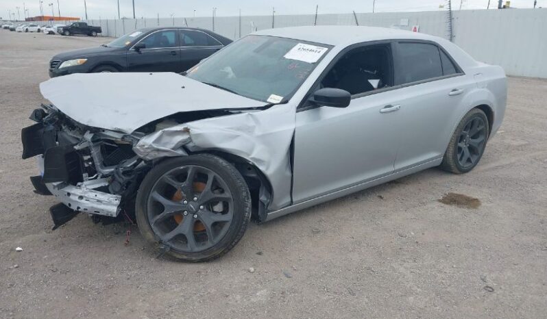 
								2023 Chrysler 300 full									