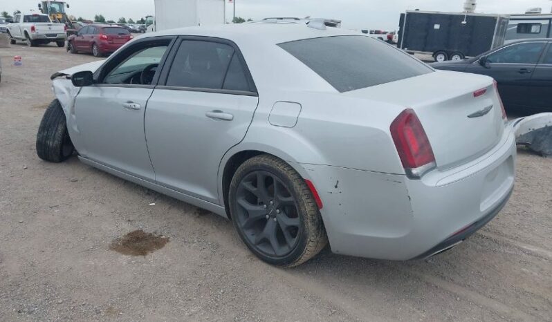 
								2023 Chrysler 300 full									