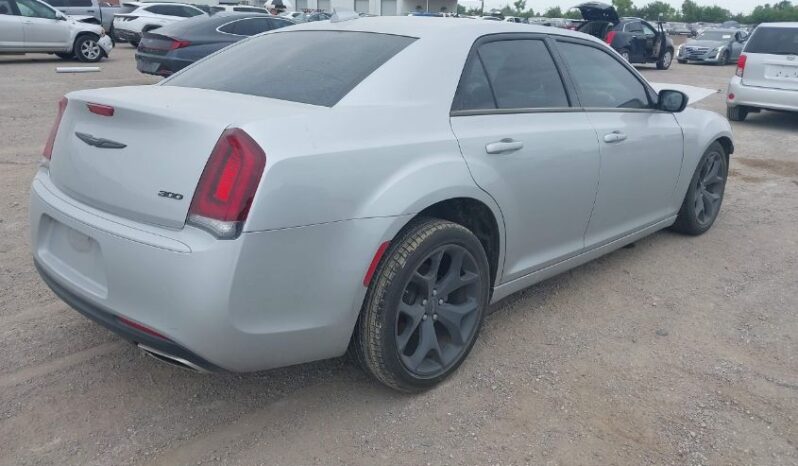
								2023 Chrysler 300 full									