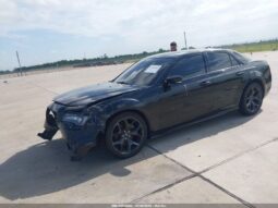 
										2022 Chrysler 300 full									
