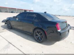 
										2022 Chrysler 300 full									