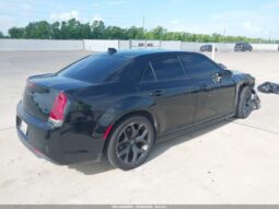 
										2022 Chrysler 300 full									