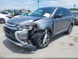 
										2018 Mitsubishi Outlander full									