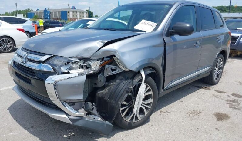 
								2018 Mitsubishi Outlander full									