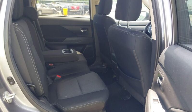 
								2018 Mitsubishi Outlander full									
