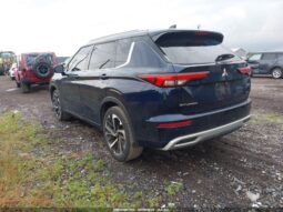 
										2022 Mitsubishi Outlander full									