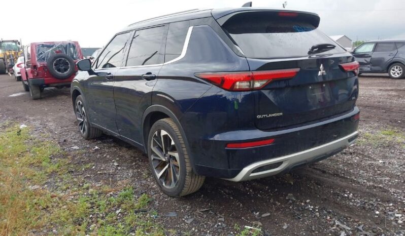 
								2022 Mitsubishi Outlander full									