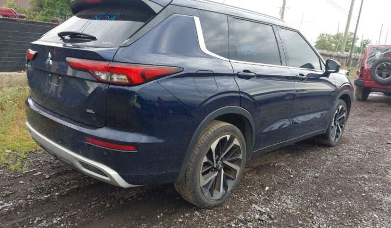 
								2022 Mitsubishi Outlander full									