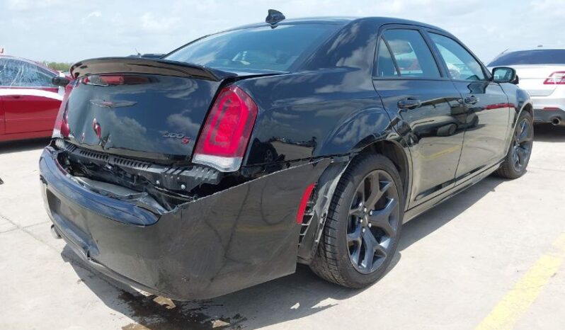 
								2021 Chrysler 300 full									