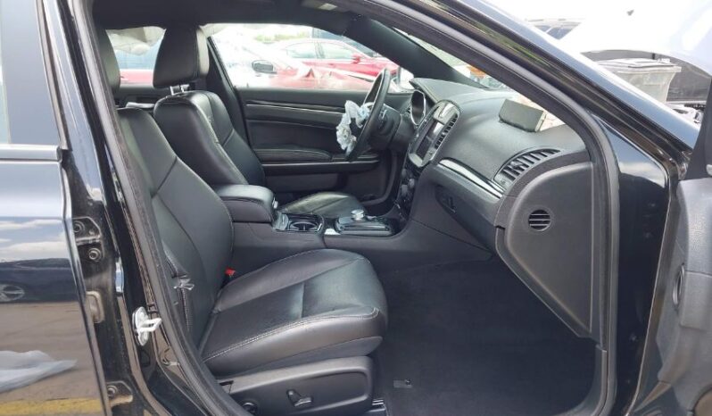 
								2021 Chrysler 300 full									
