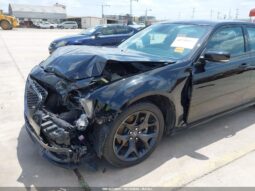 
										2021 Chrysler 300 full									