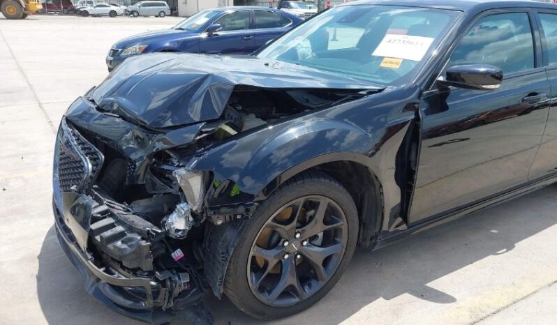 
								2021 Chrysler 300 full									