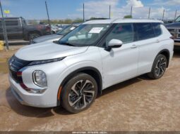 
										2023 Mitsubishi Outlander full									