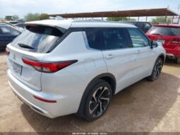 
										2023 Mitsubishi Outlander full									