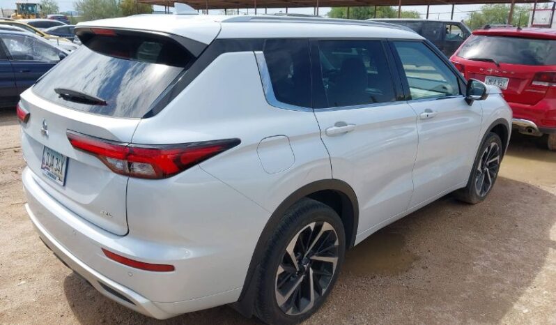 
								2023 Mitsubishi Outlander full									