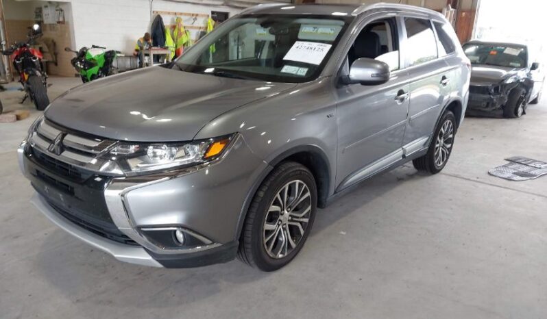 
								2016 Mitsubishi Outlander full									