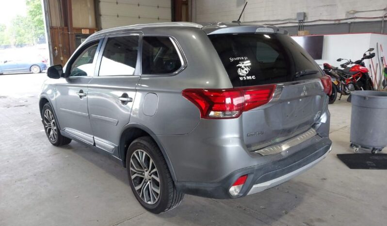 
								2016 Mitsubishi Outlander full									