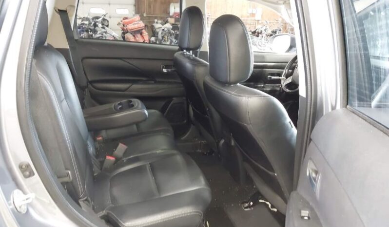 
								2016 Mitsubishi Outlander full									