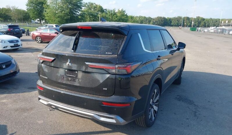 
								2025 Mitsubishi Outlander full									