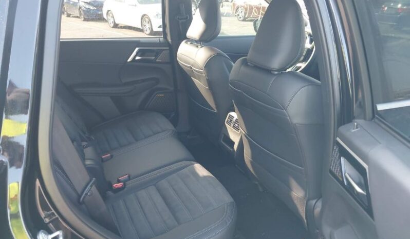 
								2025 Mitsubishi Outlander full									