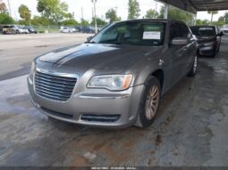 
										2014 Chrysler 300 full									