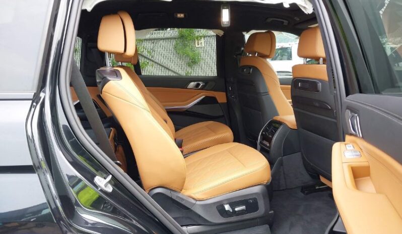 
								2024 BMW X7 full									