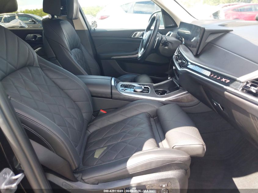 2023 BMW X7