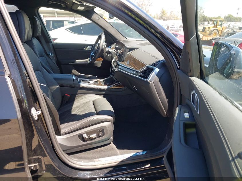 2025 BMW X7