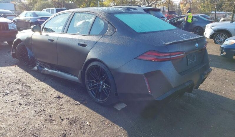 
								2025 BMW M5 full									