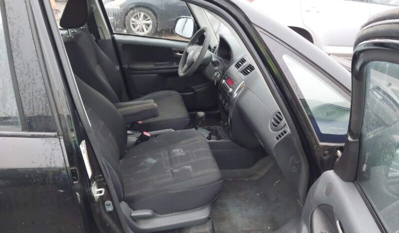 
								2012 Suzuki Sx4 full									
