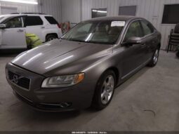 
										2010 Volvo S80 full									
