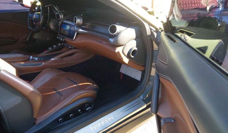 
								2019 Ferrari Gtc4lusso full									