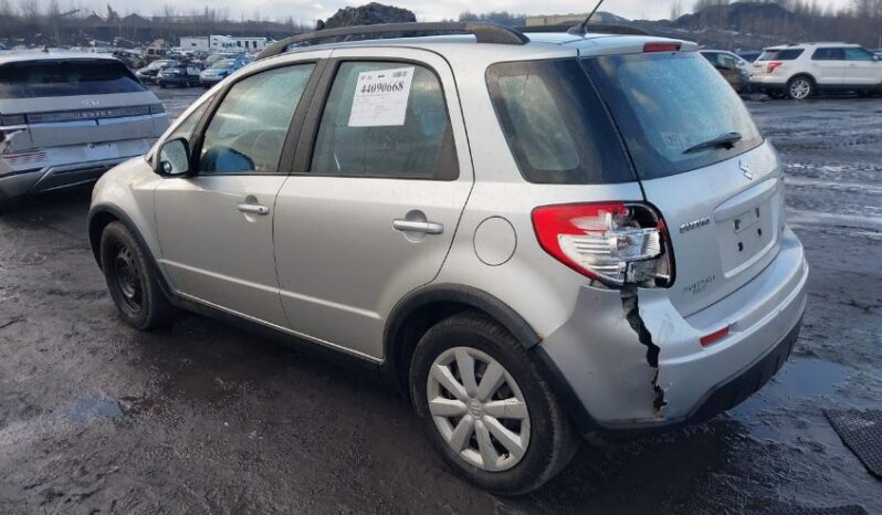 
								2010 Suzuki Sx4 full									