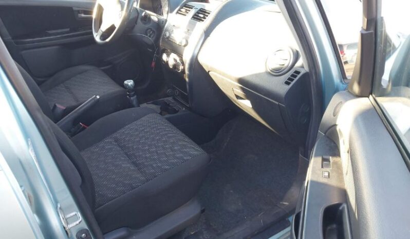 
								2009 Suzuki Sx4 full									