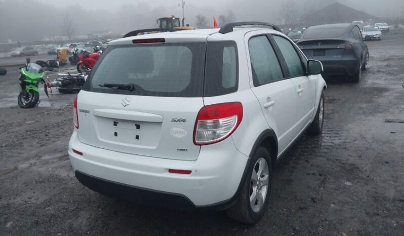 
								2012 Suzuki Sx4 full									
