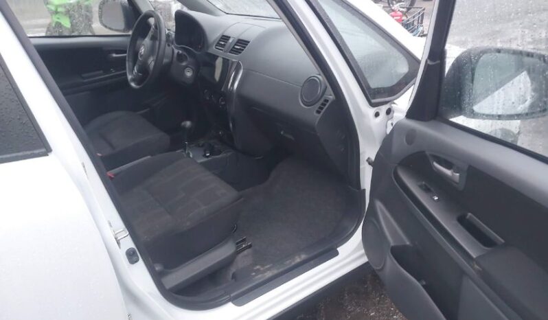 
								2012 Suzuki Sx4 full									