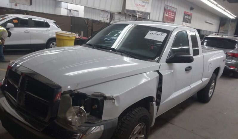 
								2005 Dodge Dakota full									
