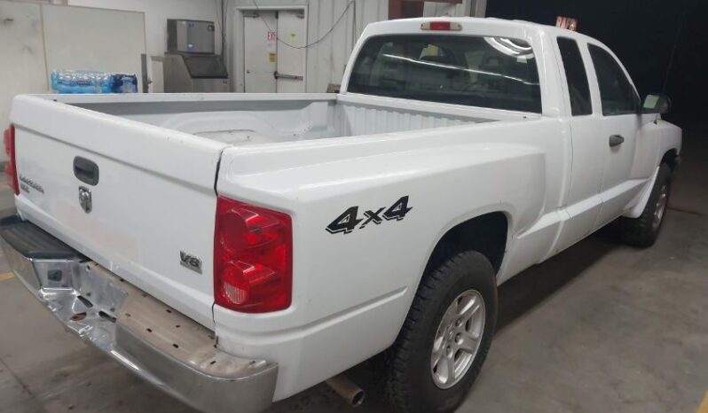 
								2005 Dodge Dakota full									
