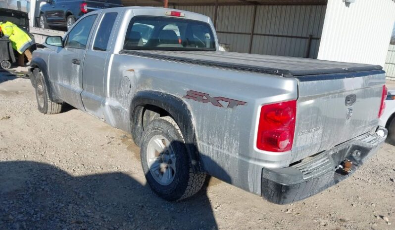 
								2008 Dodge Dakota full									
