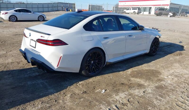 
								2026 BMW M5 full									
